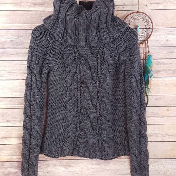 Gap Chunky Cableknit Turtleneck Sweater 